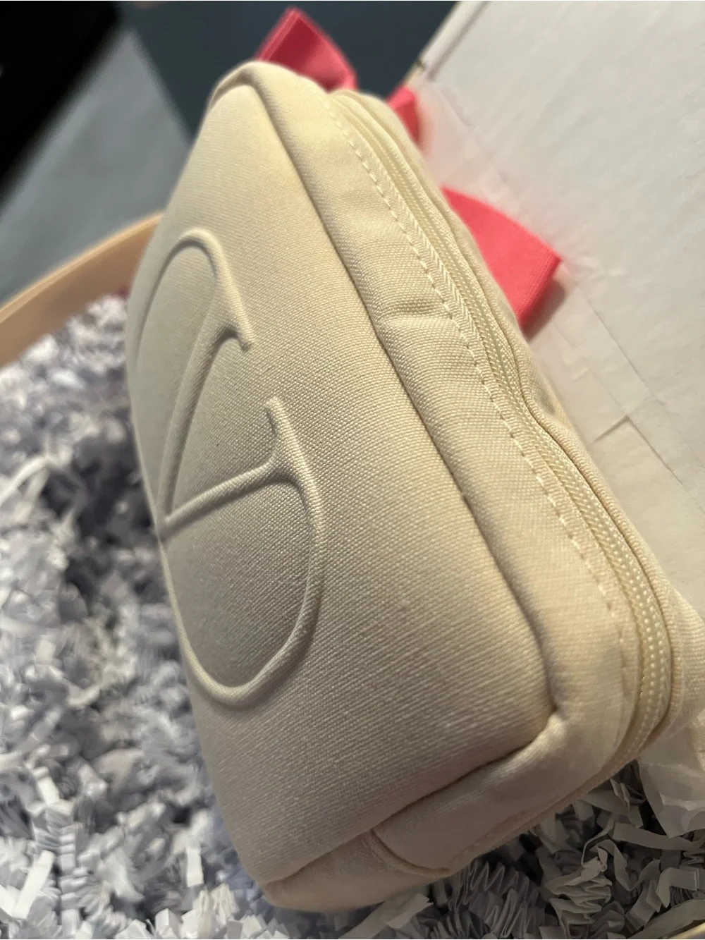 VALENTINO BEAUTY Ivory Pouch Makeup Wristlet Bag Clutch Pouch NIB + Gift Box